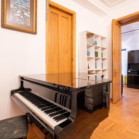 Center 4 You Hotel Tbilisi Buitenkant foto