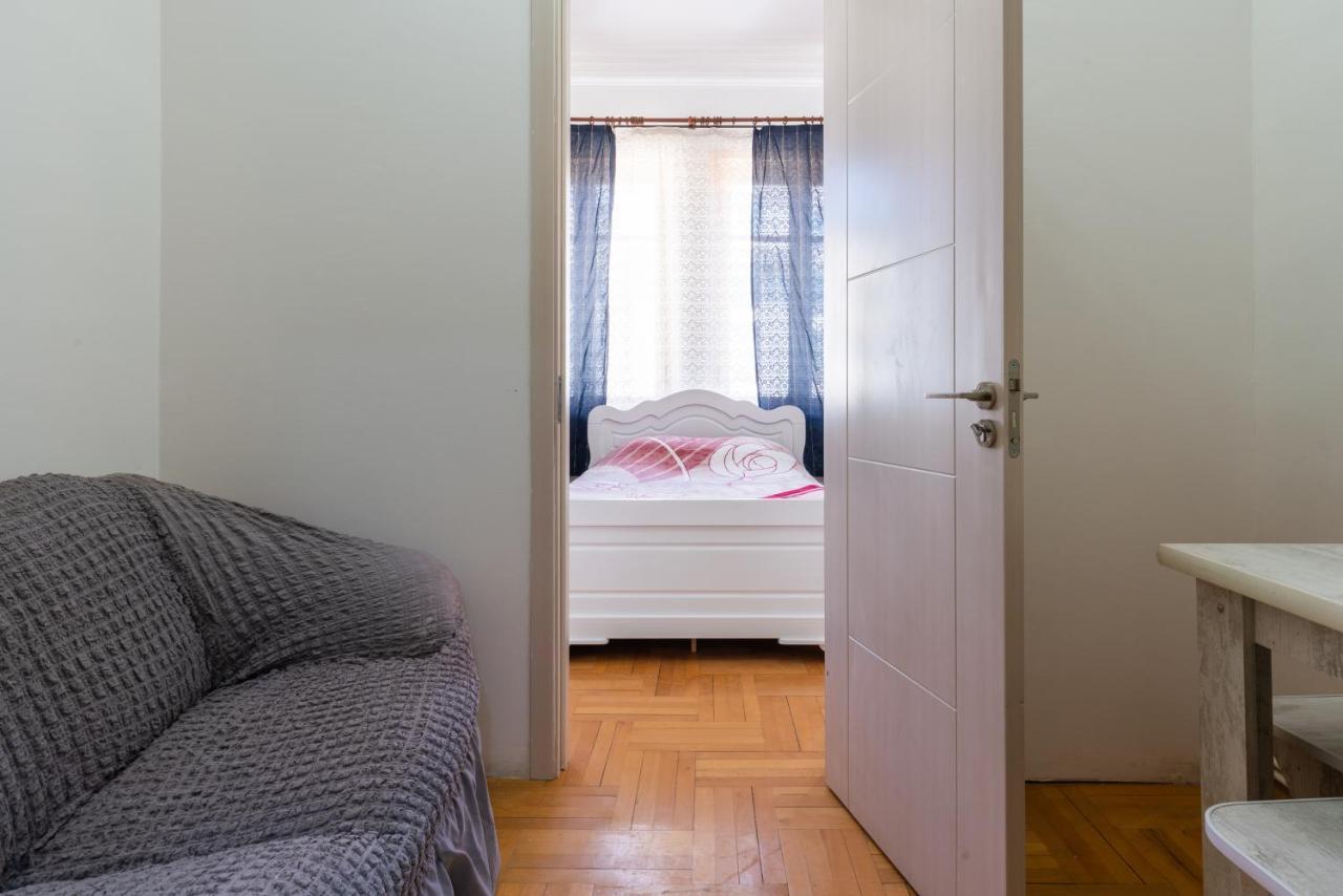 Center 4 You Hotel Tbilisi Buitenkant foto
