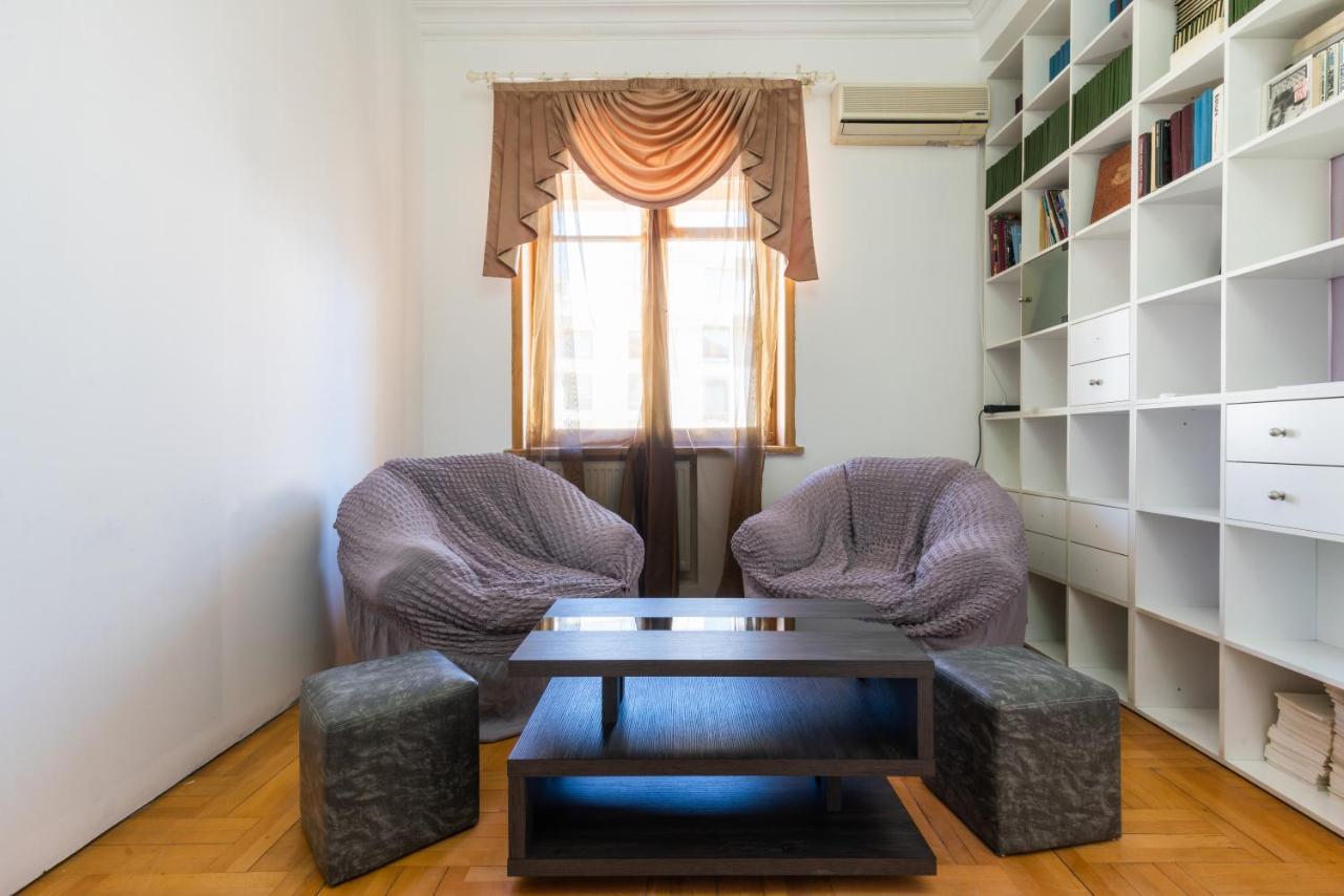 Center 4 You Hotel Tbilisi Buitenkant foto