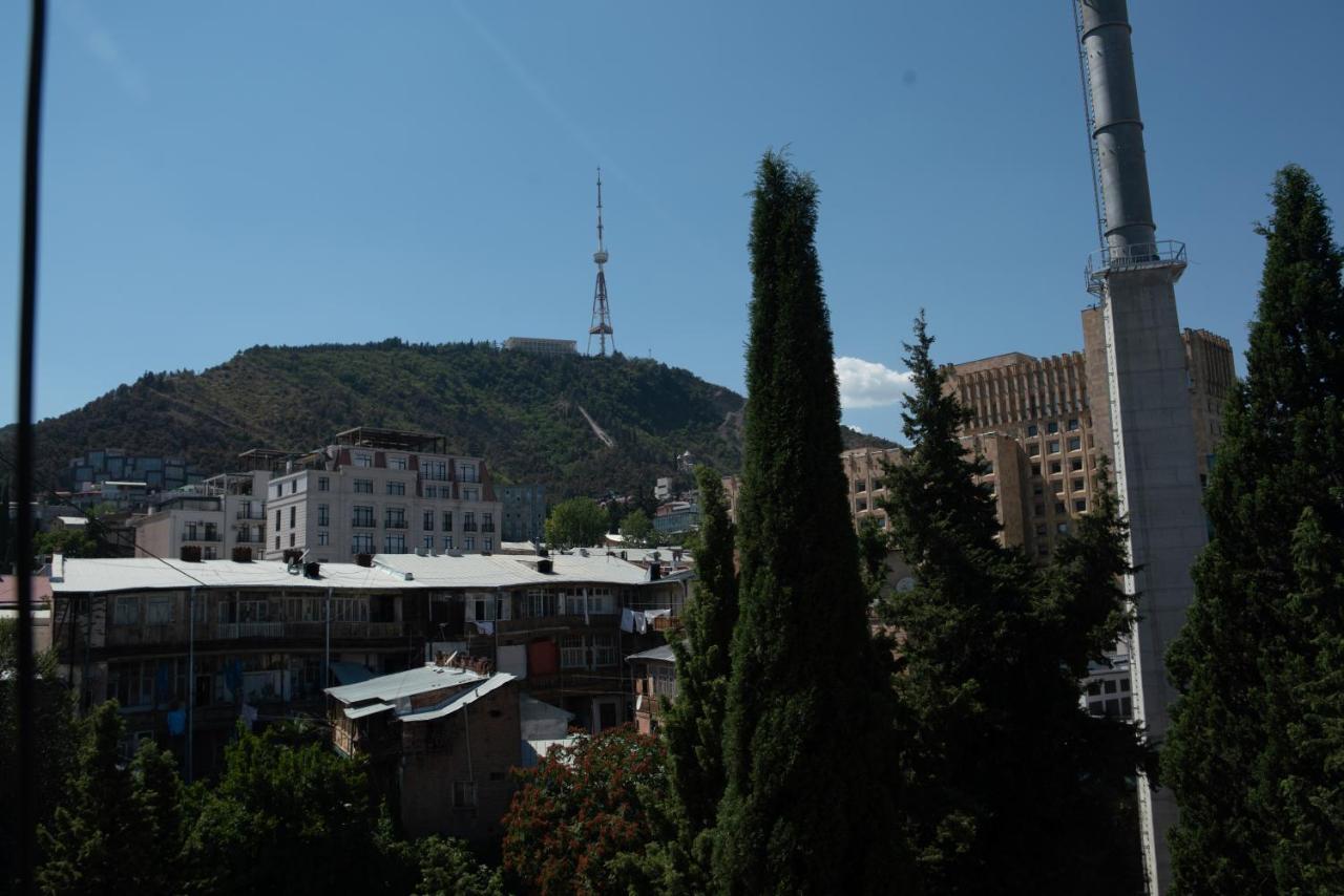 Center 4 You Hotel Tbilisi Buitenkant foto