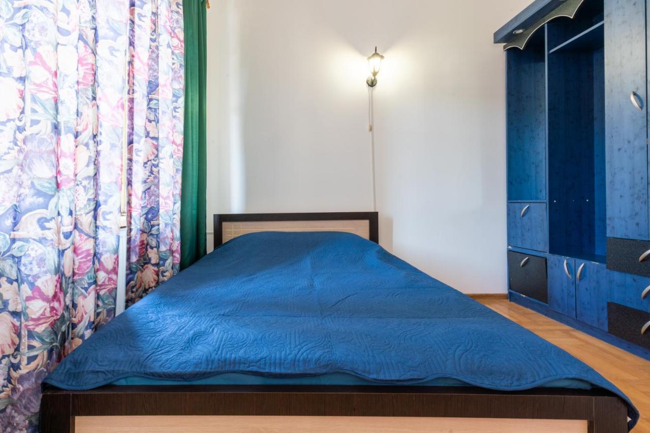 Center 4 You Hotel Tbilisi Buitenkant foto