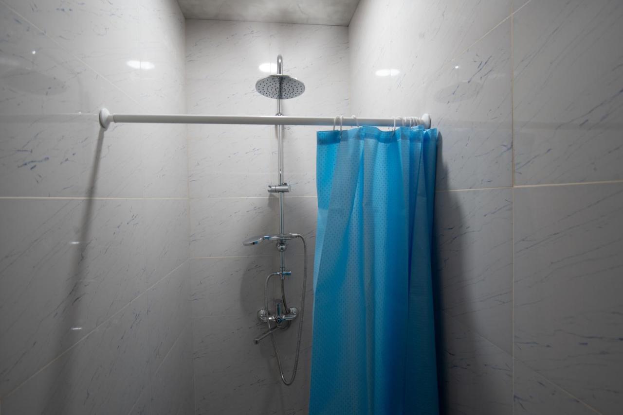 Center 4 You Hotel Tbilisi Buitenkant foto