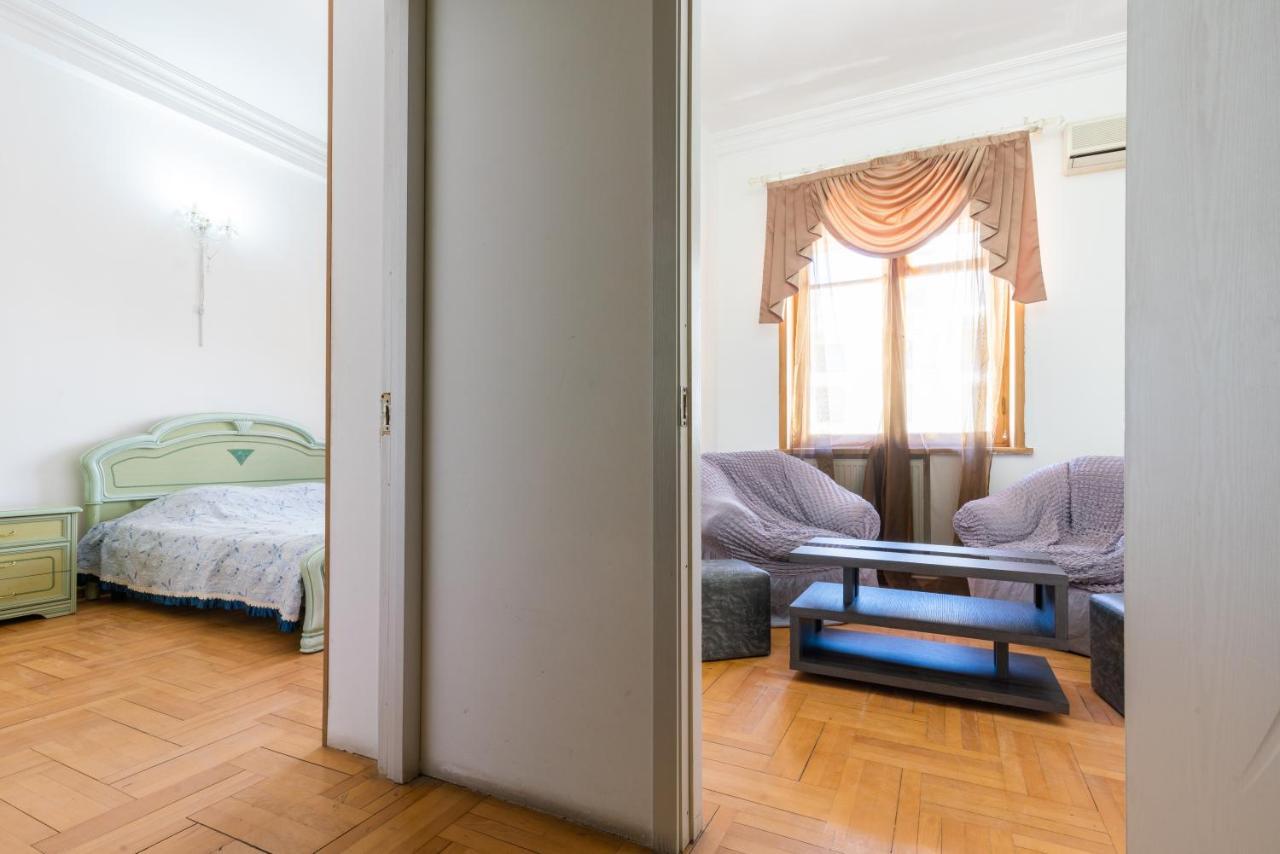 Center 4 You Hotel Tbilisi Buitenkant foto